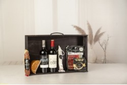 CAJA C-8 VINOS - EMBUTIDOS...